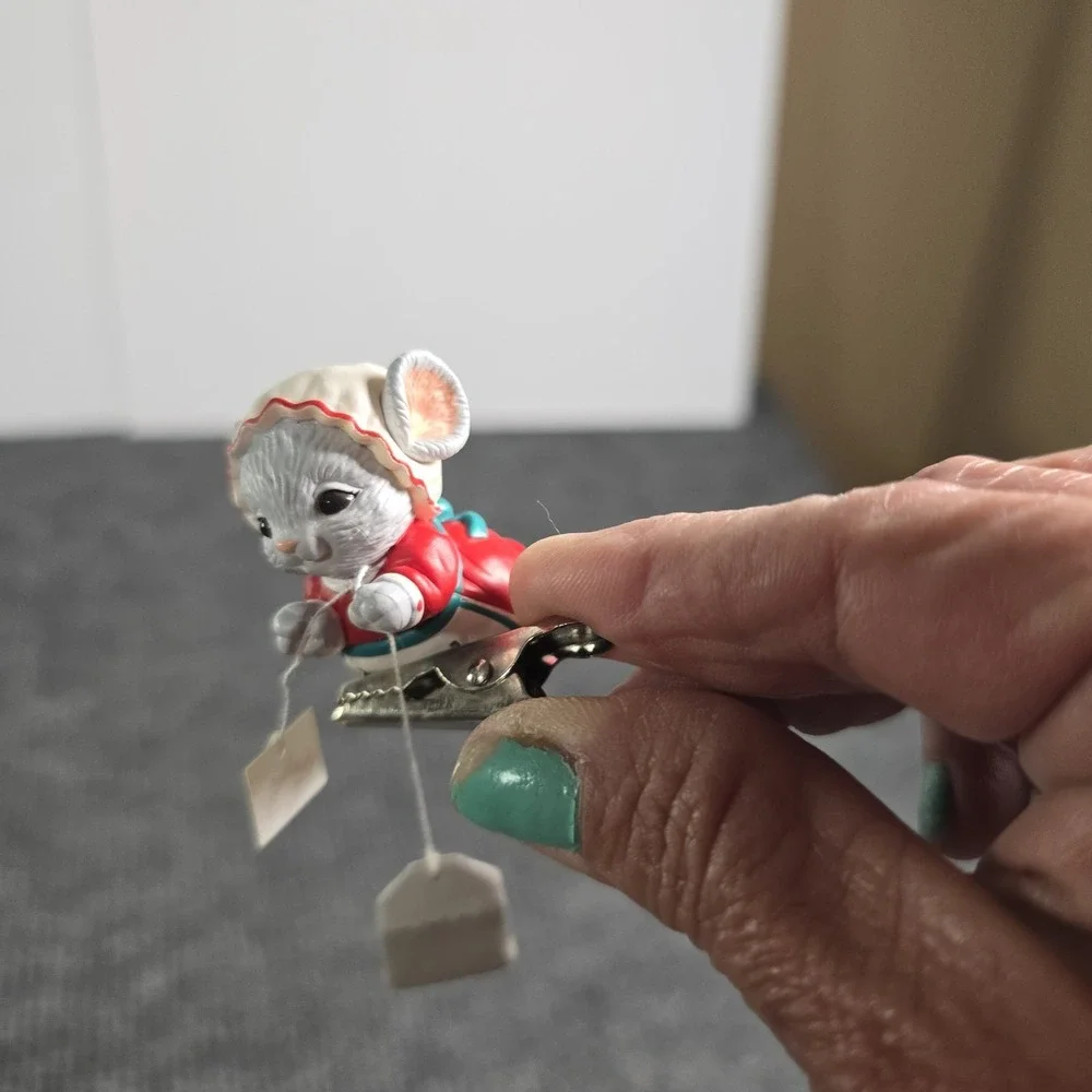Hallmark Keepsake Ornament 1992 Holiday Teatime‎ Mice Tea Set of 2 QX543-1